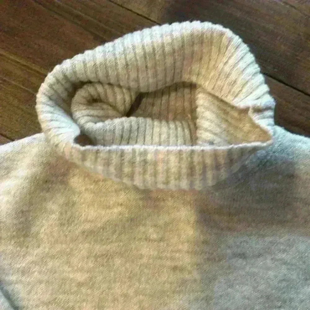 William Rast Sweater | Size Small - Picture 3 of 3